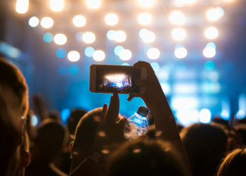 Las Personas obsesionadas con la Celebridades serían menos Inteligentes