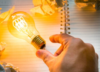 Suspensión de cortes: El Defensor del Pueblo se jugó una ficha por los usuarios de luz