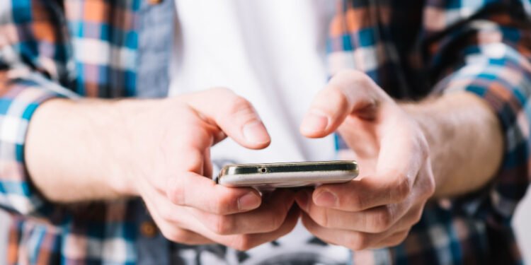 Más de 629 mil jujeños acceden a internet principalmente desde sus celulares