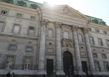 El Gobierno convierte al Banco Nación en Sociedad Anónima