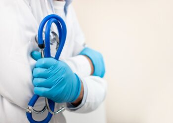 Provincias del Norte Grande rescatan a pacientes “abandonados” por Milei