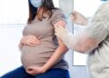 Vacunación: hay un escudo para mamá y bebé contra el Virus Sinicial Respiratorio